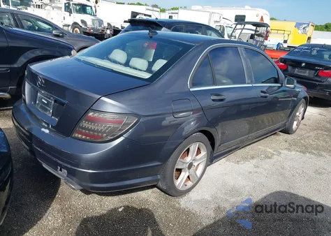 2011 Mercedes-Benz C 300 Luxury/Sport из США, поврежденный, VIN WDDGF5EB8BR138622